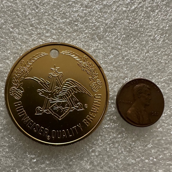 Vintage Budweiser Beer Token Keychain Anheuser Busch Brewery Tour Souvenir - Picture 6 of 6
